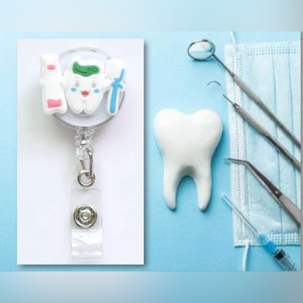 $1 DENTAL RETRACTABLE ID HOLDER CLIP. NEW. $1 WITH ANY $10 ORDER OR MORE - Picture 1 of 8